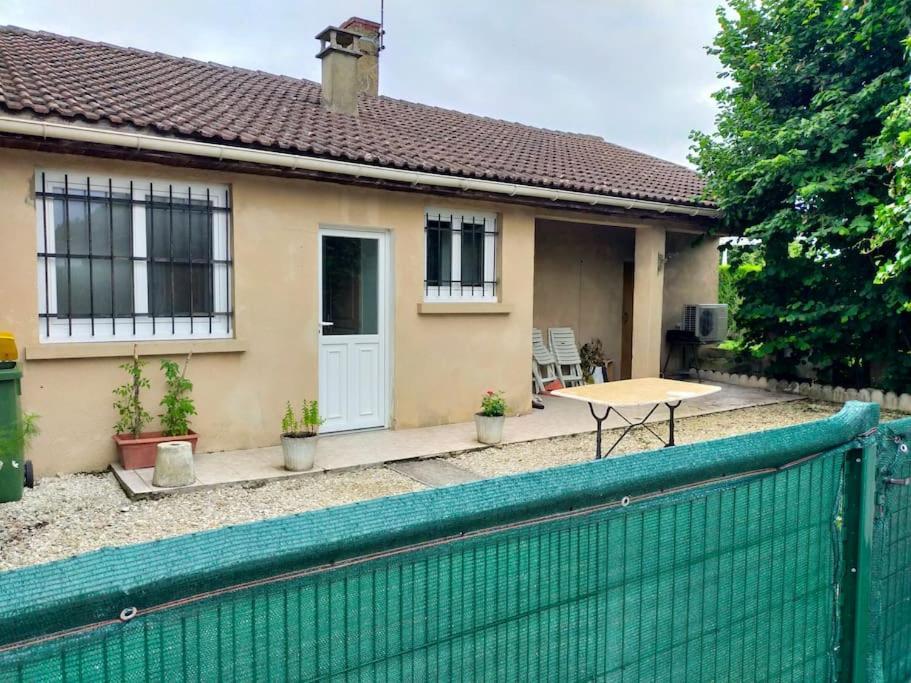 Maison Verrieres  Exteriér fotografie